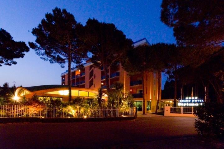 Grand Hotel Esplanada Bibione Exterior photo